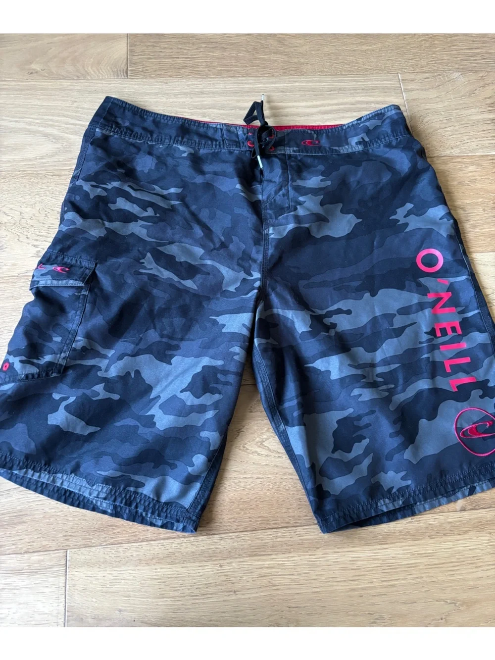 O’neill santa cruz print camo board shorts 36”